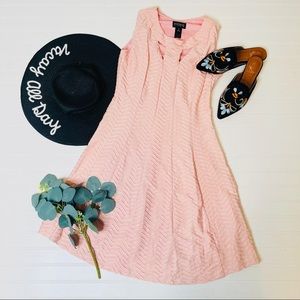 En Focus Studio Keyhole Sleeveless Wavy Dress NWT